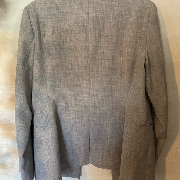 Banana Republic Gray Blazer - Picture 5 of 6